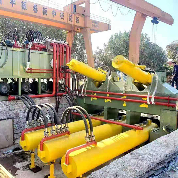 廢鋼壓塊機(jī)